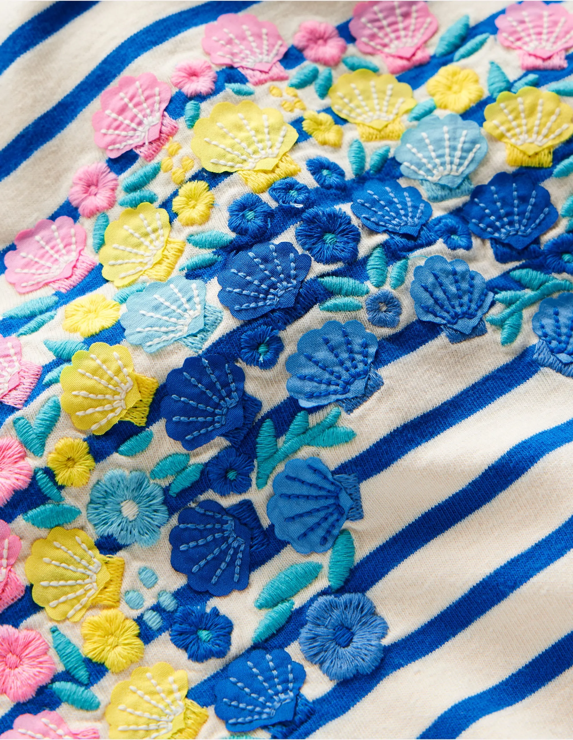 Short Sleeve Appliqué T-shirt-Peacock Plume Blue/Soft Ivory