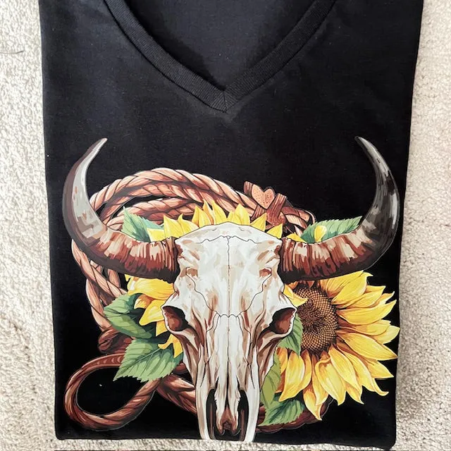 Western Bull Skull Short Sleeve T-shirt /VNeck